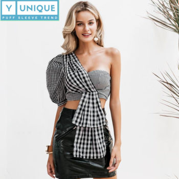 Sexy Spliced One-Shoulder Puff Sleeve Crop Top 2